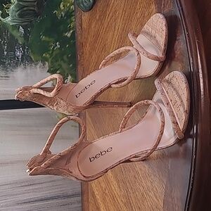 Bebe Berdine Cork Womens 7 tan sparkly silver stiletto high heel sandals